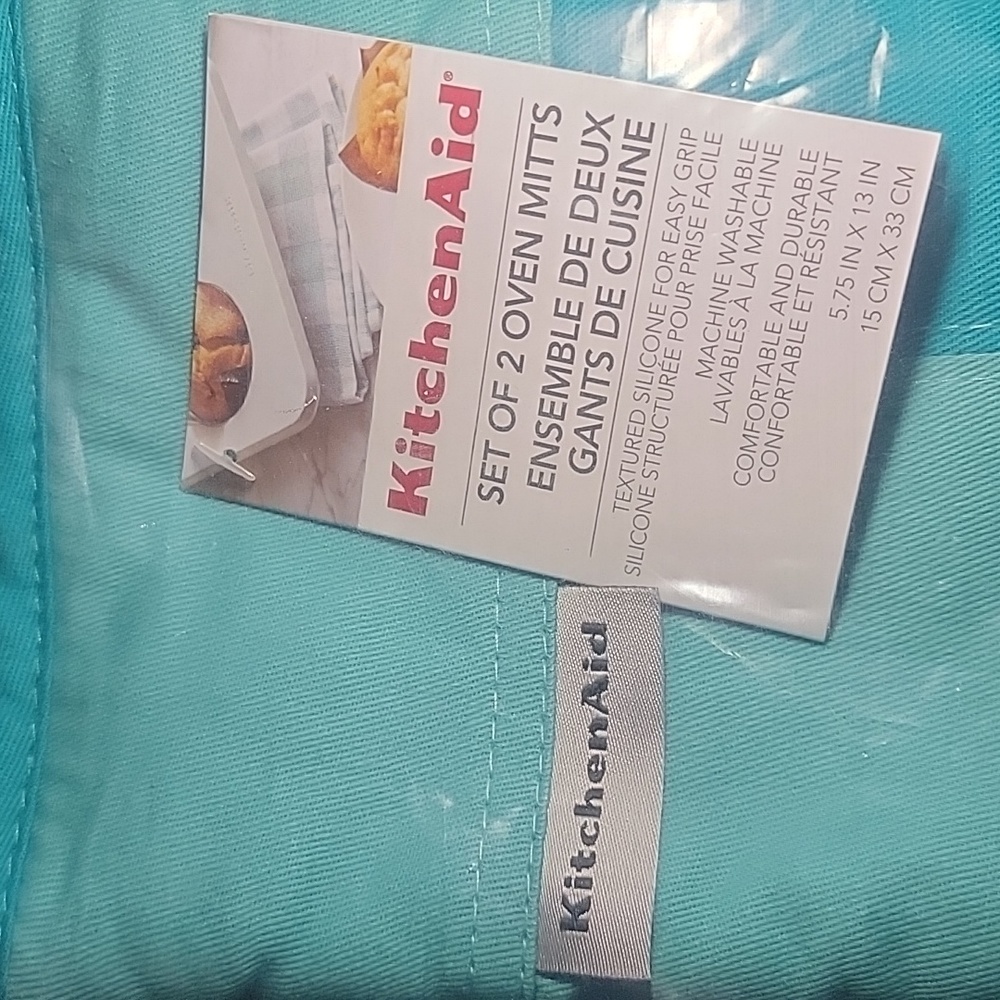 2 Kitchenaid oven mitts